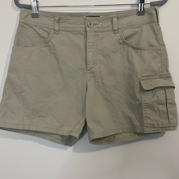 Cabela’s tan hiking shorts size 8 - Picture 1 of 6